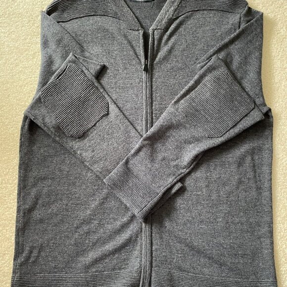 Sweater - Picture 1 of 5